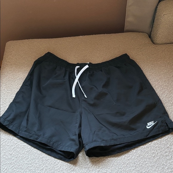 Nike Men's Black Athletic Shorts - Picture 1 of 3